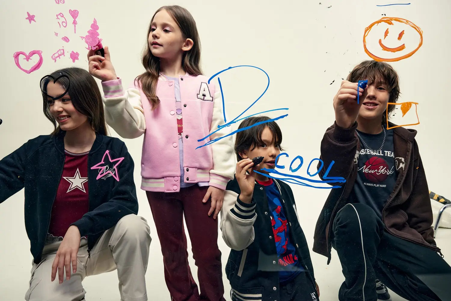 Niñas y niños con chaquetas, poleras y conjuntos infantiles Little Dutties